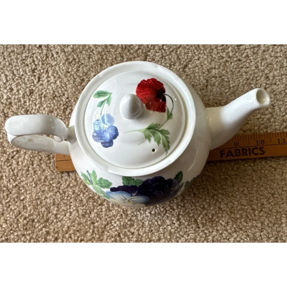 Whittard of Chelsea Amaranta Teapot Fine Bone China Red Poppy /‎ Pansy England